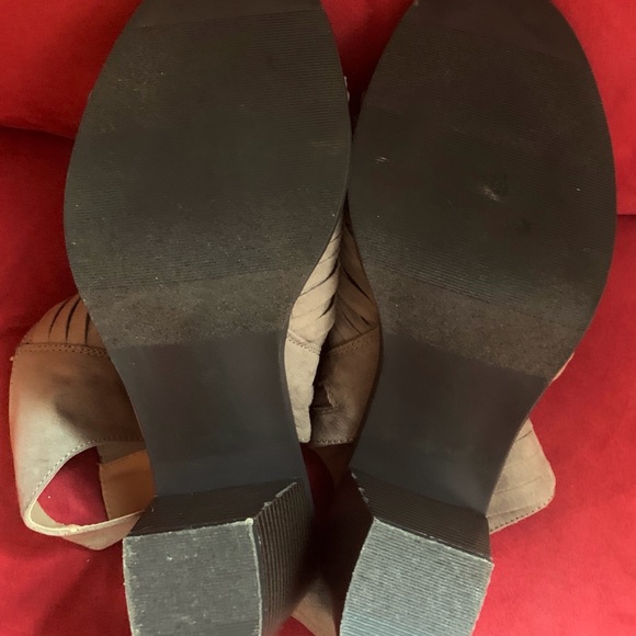 New Directions Dress Sandals 3.5" Stack Heel - Picture 4 of 4